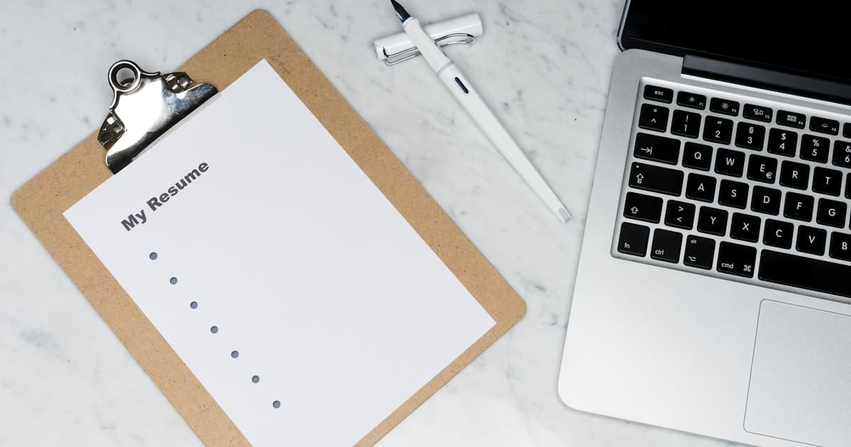 Resume builder for newcomers to Canada