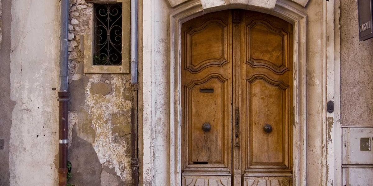 Record of Employment (ROE): What Newcomers Need to Know for EI Claims - WelcomeAide guide for Canadian newcomers