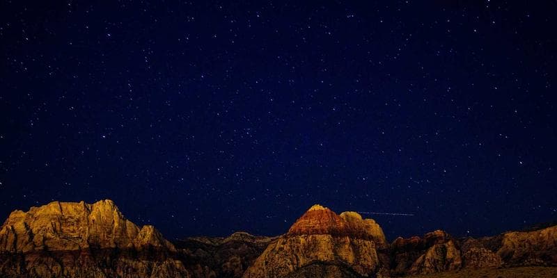 Newcomer mother with child at family resource centre drop-in program