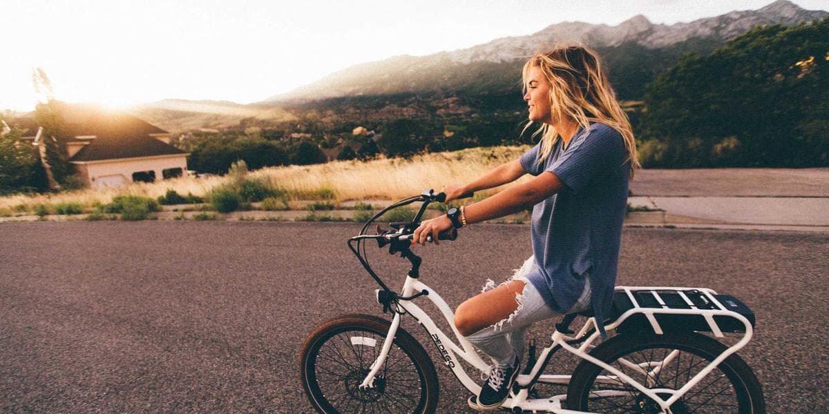 Newcomer tenant reading eviction notice