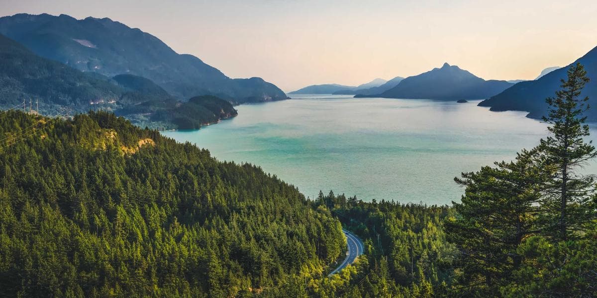 Walk-In Clinic vs Emergency Room in Canada: When to Go Where illustration