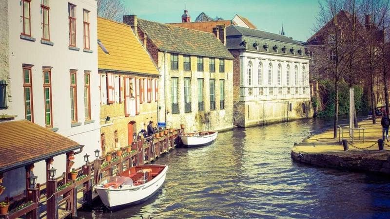 Person filing Canadian income tax return to receive GST credit