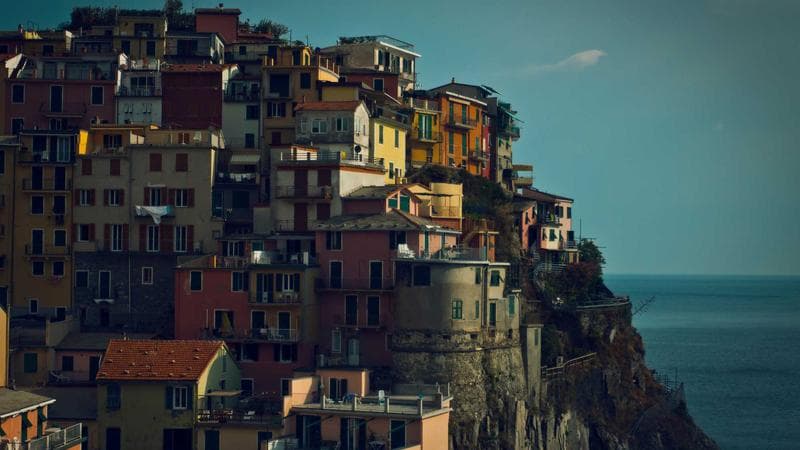 Tax filing documents and calculator for Canadian newcomer tax preparation