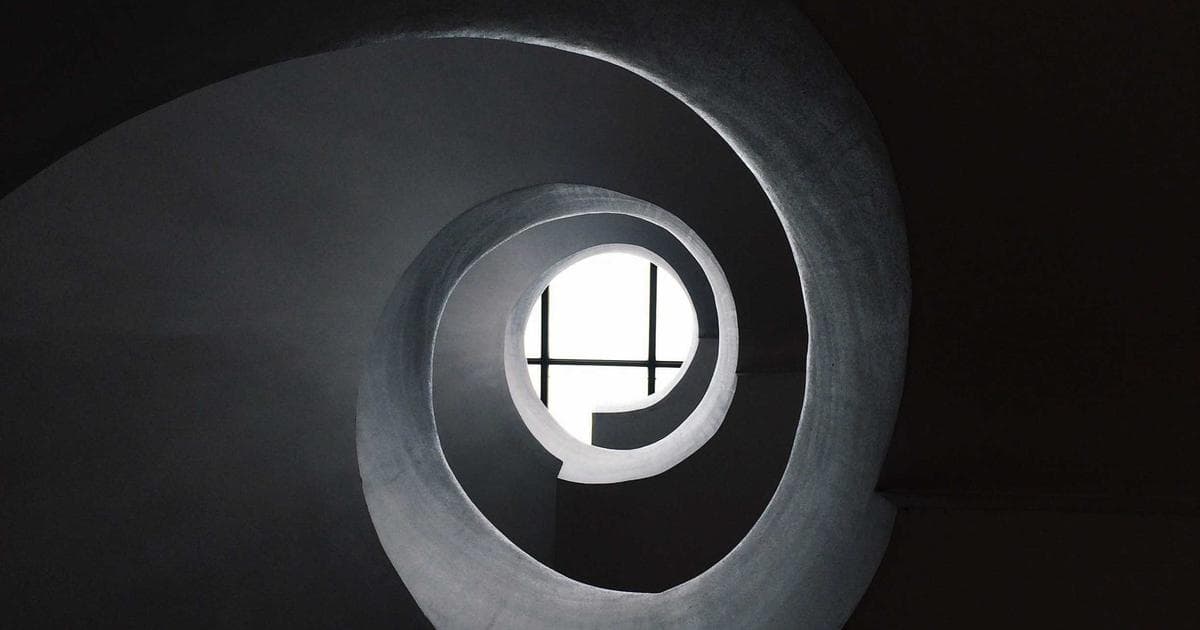 Diverse newcomers in Canada researching Employment Insurance (EI) eligibility and application.