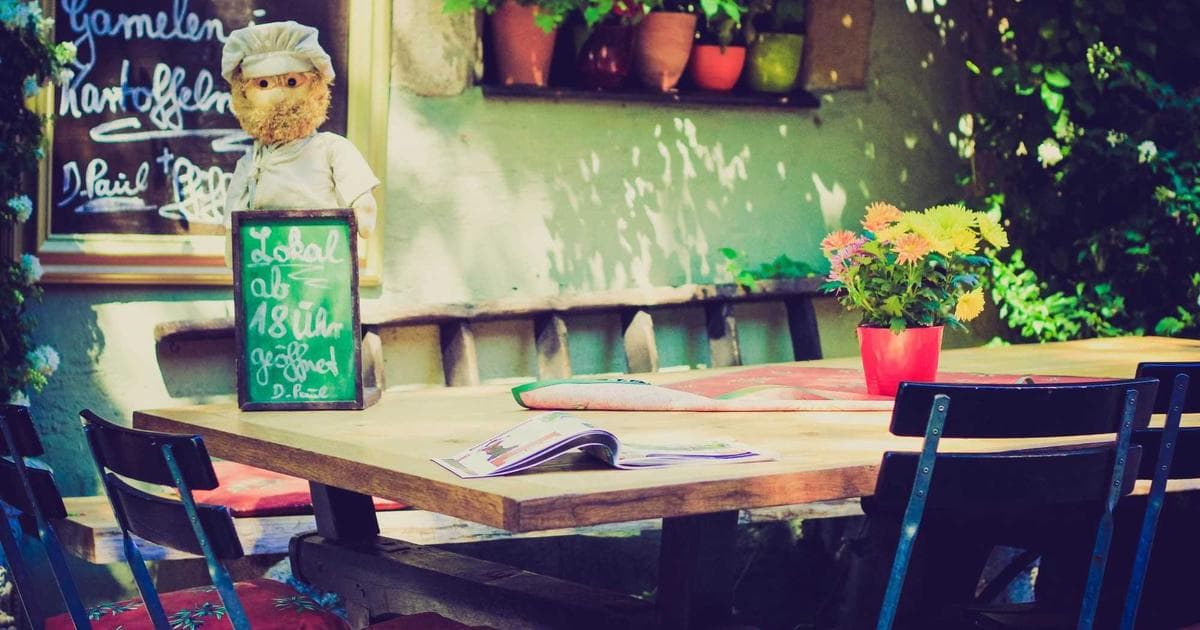 Construction site with workers representing contract payments and T5018 reporting requirements