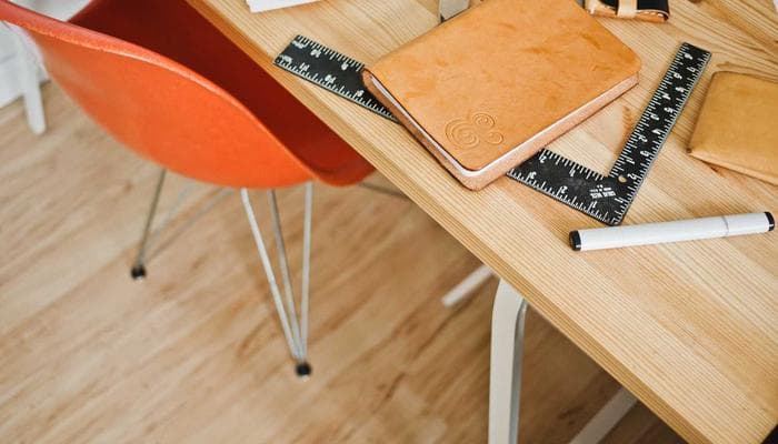 Government building representing Canadian benefit programs